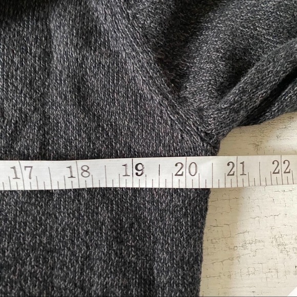 Oscar de la Renta Gray button down cardigan size S - Picture 11 of 11